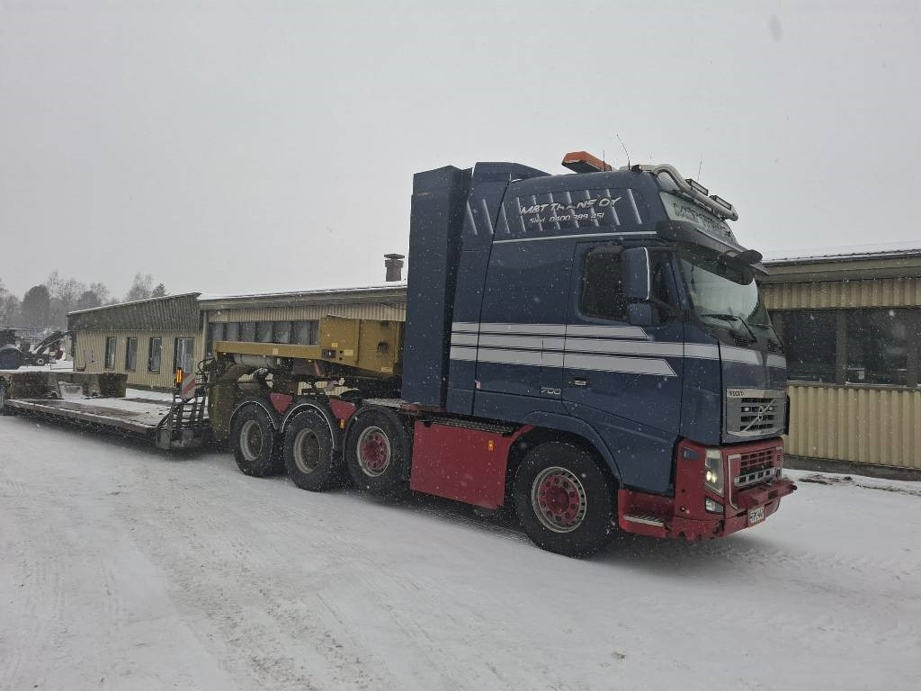 Volvo FH16 700 8x4 XXL GLOBE + Faymonville 4aks kehto - Tracteur routier: photos 3 Volvo FH16 700 8x4 XXL GLOBE + Faymonville 4aks kehto - Tracteur routier: photos 3