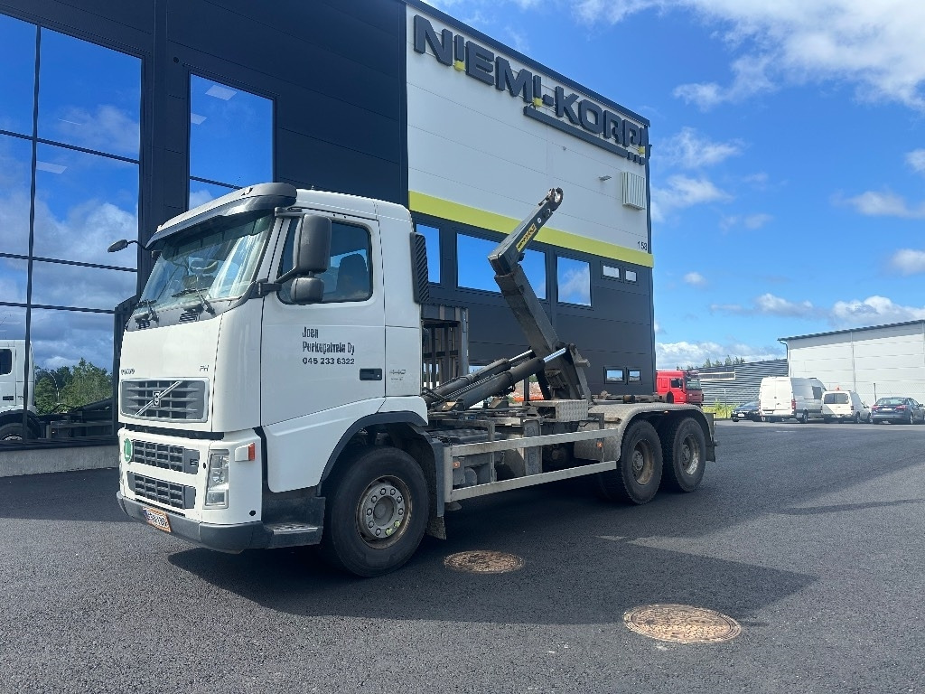 Volvo FH 440 6x4 - Camion ampliroll: photos 1 Volvo FH 440 6x4 - Camion ampliroll: photos 1