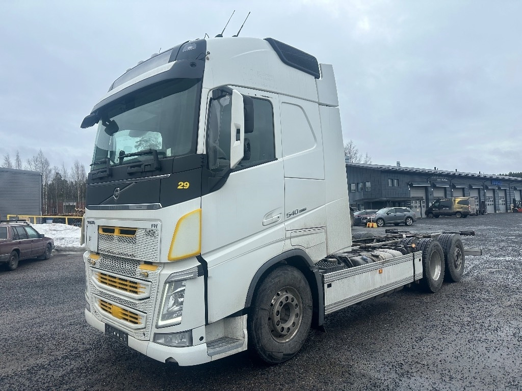 Volvo FH13 540 6x2*4 - Châssis cabine: photos 1 Volvo FH13 540 6x2*4 - Châssis cabine: photos 1