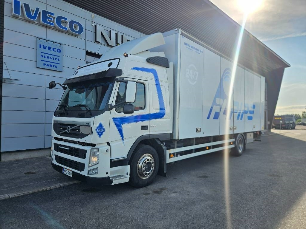 Volvo FM11 - Camion fourgon: photos 1 Volvo FM11 - Camion fourgon: photos 1