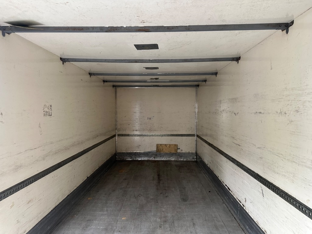 Camion fourgon Volvo FM9 300 4x2: photos 9