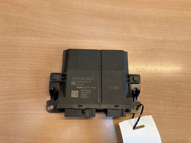 Mercedes A9604461432 – Mercedes door control unit - Système électrique pour Camion: photos 1 Mercedes A9604461432 – Mercedes door control unit - Système électrique pour Camion: photos 1