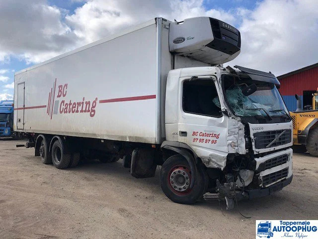 Volvo FM300 6X2 Coolbox - Camion frigorifique: photos 1 Volvo FM300 6X2 Coolbox - Camion frigorifique: photos 1