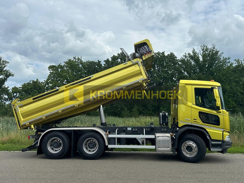 DAF XD 450 FAT Demo | 6x4 | 3 zijdige Kipper - Camion benne: photos 2 DAF XD 450 FAT Demo | 6x4 | 3 zijdige Kipper - Camion benne: photos 2