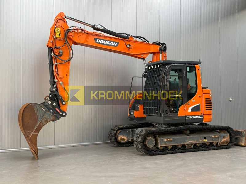 Doosan DX 140 LCR-5 Oilquick - Pelle sur chenille: photos 2 Doosan DX 140 LCR-5 Oilquick - Pelle sur chenille: photos 2