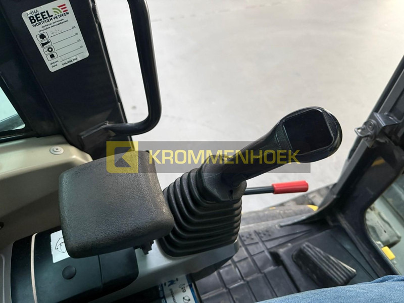 Mini pelle Komatsu PC 55 MR-5: photos 18