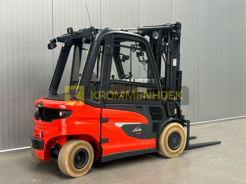 Linde X 30 - Chariot élévateur électrique: photos 4 Linde X 30 - Chariot élévateur électrique: photos 4
