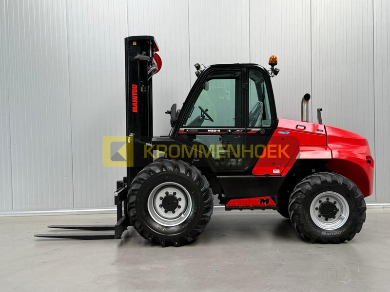 Manitou M50-4 D ST5 S1 EU - Chariot élévateur diesel: photos 1 Manitou M50-4 D ST5 S1 EU - Chariot élévateur diesel: photos 1