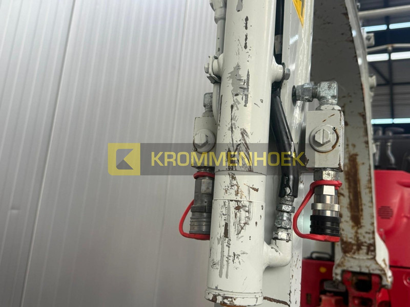 Mini pelle Takeuchi TB 210 R: photos 9
