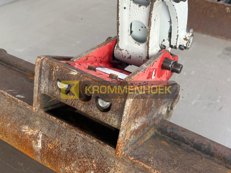 Mini pelle Takeuchi TB 210 R: photos 8