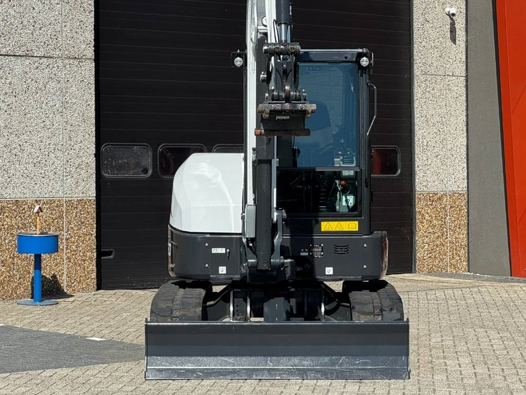 Bobcat E60 R2, 2024, 54 hours!! - Mini pelle: photos 5 Bobcat E60 R2, 2024, 54 hours!! - Mini pelle: photos 5