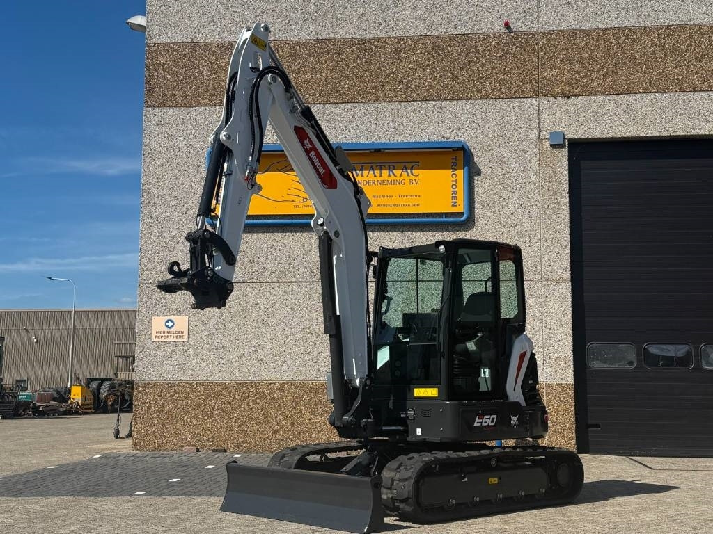 Bobcat E60 R2, 2024, 54 hours!! - Mini pelle: photos 2 Bobcat E60 R2, 2024, 54 hours!! - Mini pelle: photos 2