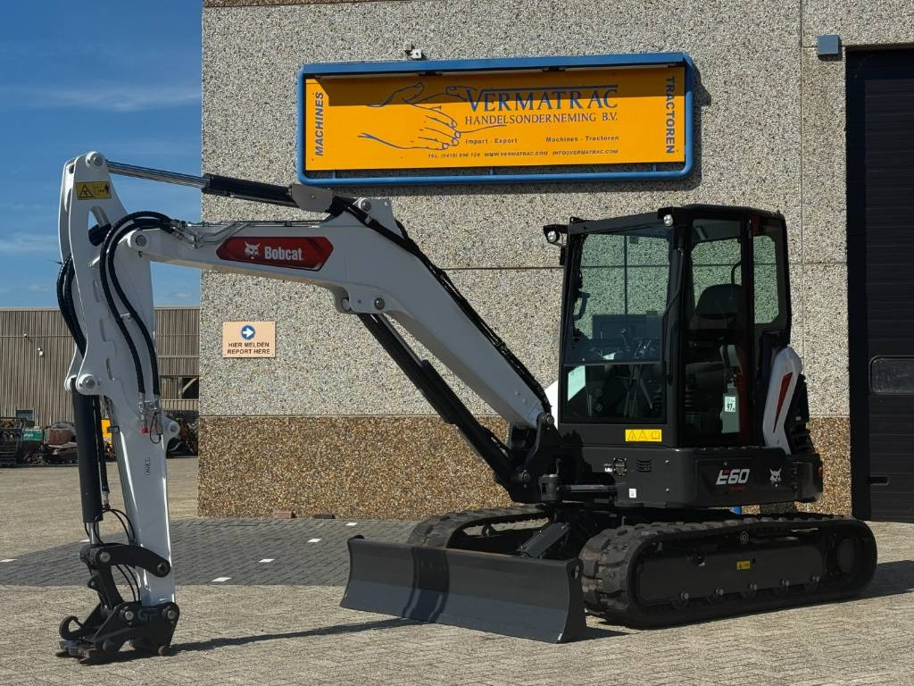 Bobcat E60 R2, 2024, 54 hours!! - Mini pelle: photos 1 Bobcat E60 R2, 2024, 54 hours!! - Mini pelle: photos 1