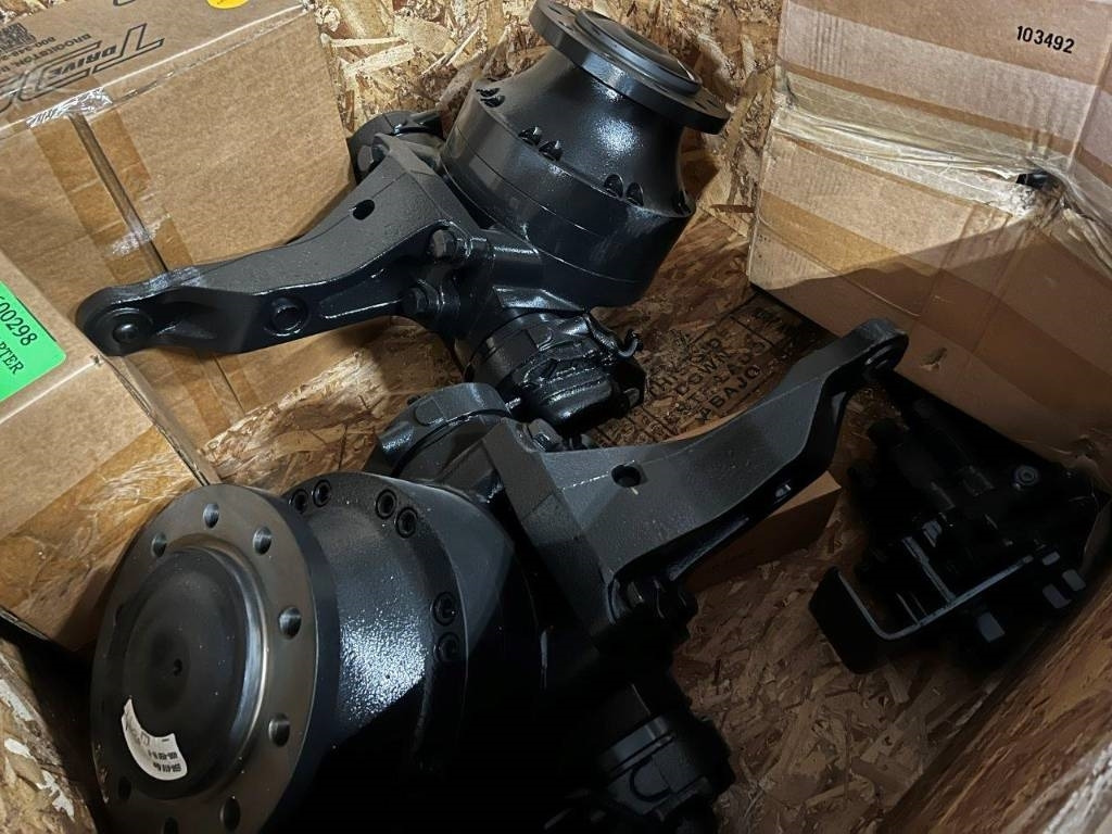 CNH Hydraulic drive - CNH - MG18 - Frame/ Châssis pour Machine agricole: photos 3 CNH Hydraulic drive - CNH - MG18 - Frame/ Châssis pour Machine agricole: photos 3