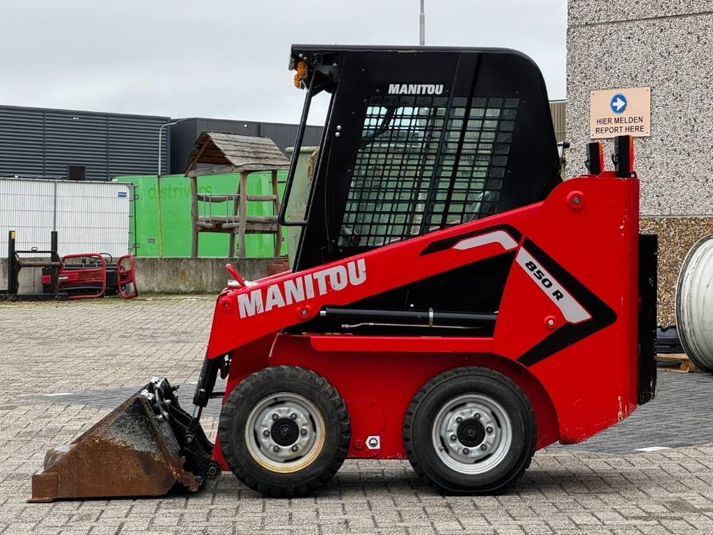 Manitou 850R, 2021, 365 hours! - Mini chargeuse: photos 2 Manitou 850R, 2021, 365 hours! - Mini chargeuse: photos 2
