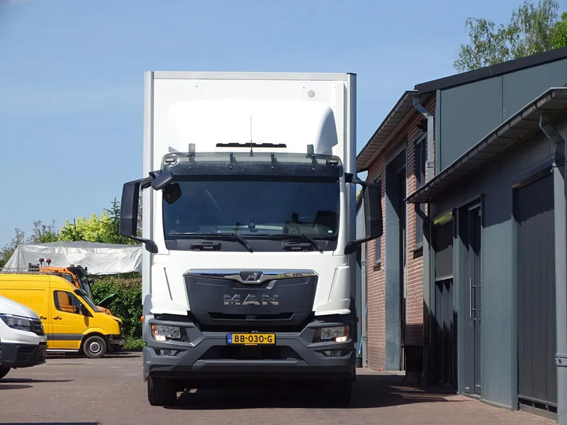 MAN 26.290 CARRIER ICELAND.11 825x245x250 216TKM 2X STUURAS - Camion frigorifique: photos 2 MAN 26.290 CARRIER ICELAND.11 825x245x250 216TKM 2X STUURAS - Camion frigorifique: photos 2