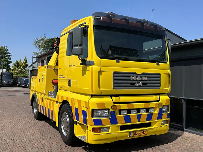 MAN TGA 18.360 Takelwagen Palfinger Kraan Falkom Brill - Remorqueuse: photos 1 MAN TGA 18.360 Takelwagen Palfinger Kraan Falkom Brill - Remorqueuse: photos 1
