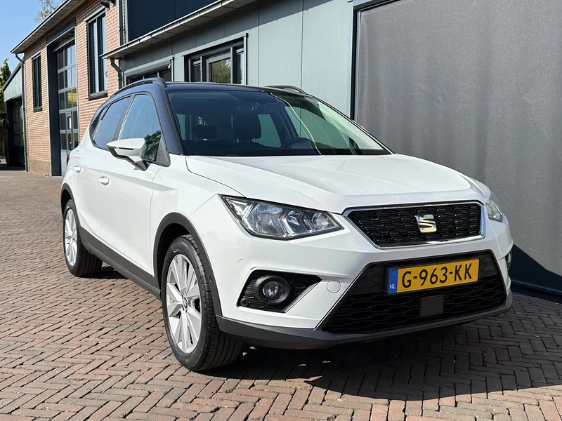 SEAT Arona 1.0 TSI Style Business Intense Carplay Dealeronderhouden Cruise Clima Navi Camera - Voiture à hayon: photos 1 SEAT Arona 1.0 TSI Style Business Intense Carplay Dealeronderhouden Cruise Clima Navi Camera - Voiture à hayon: photos 1