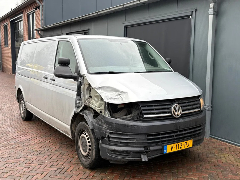 Volkswagen Transporter Lichte Schade 2.0 tdi L2 Carplay Parkeersensoren Dealeronderhouden NAP - Fourgonnette: photos 1 Volkswagen Transporter Lichte Schade 2.0 tdi L2 Carplay Parkeersensoren Dealeronderhouden NAP - Fourgonnette: photos 1