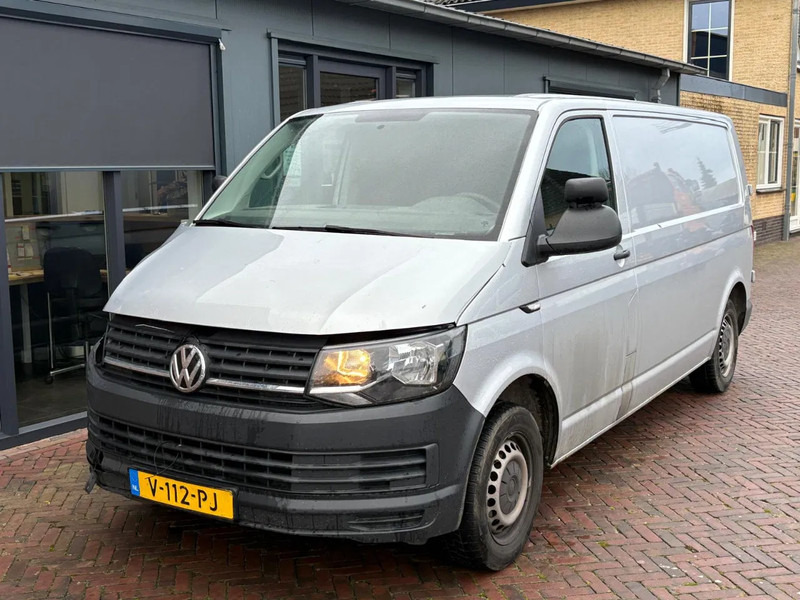 Volkswagen Transporter Lichte Schade 2.0 tdi L2 Carplay Parkeersensoren Dealeronderhouden NAP - Fourgonnette: photos 2 Volkswagen Transporter Lichte Schade 2.0 tdi L2 Carplay Parkeersensoren Dealeronderhouden NAP - Fourgonnette: photos 2