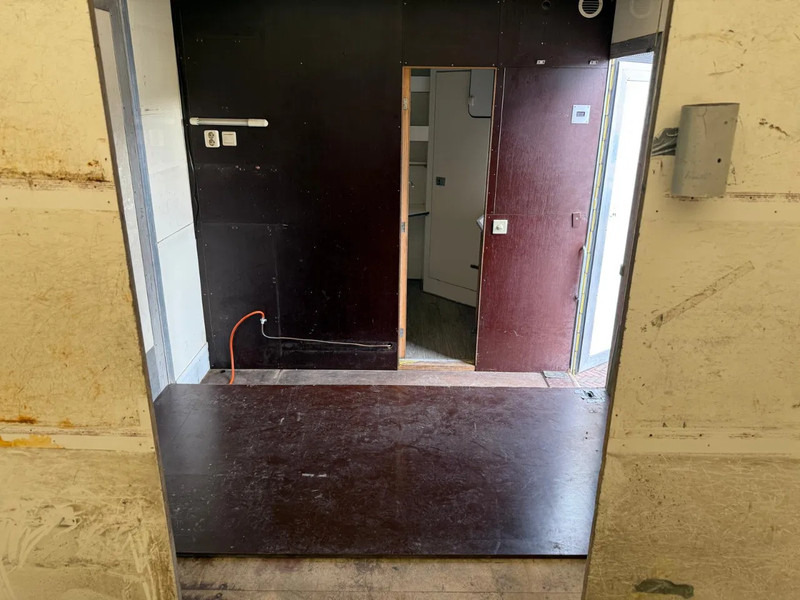 Volvo FL 12.240 Airco 2x bed Douche Heater - Camion fourgon: photos 4 Volvo FL 12.240 Airco 2x bed Douche Heater - Camion fourgon: photos 4