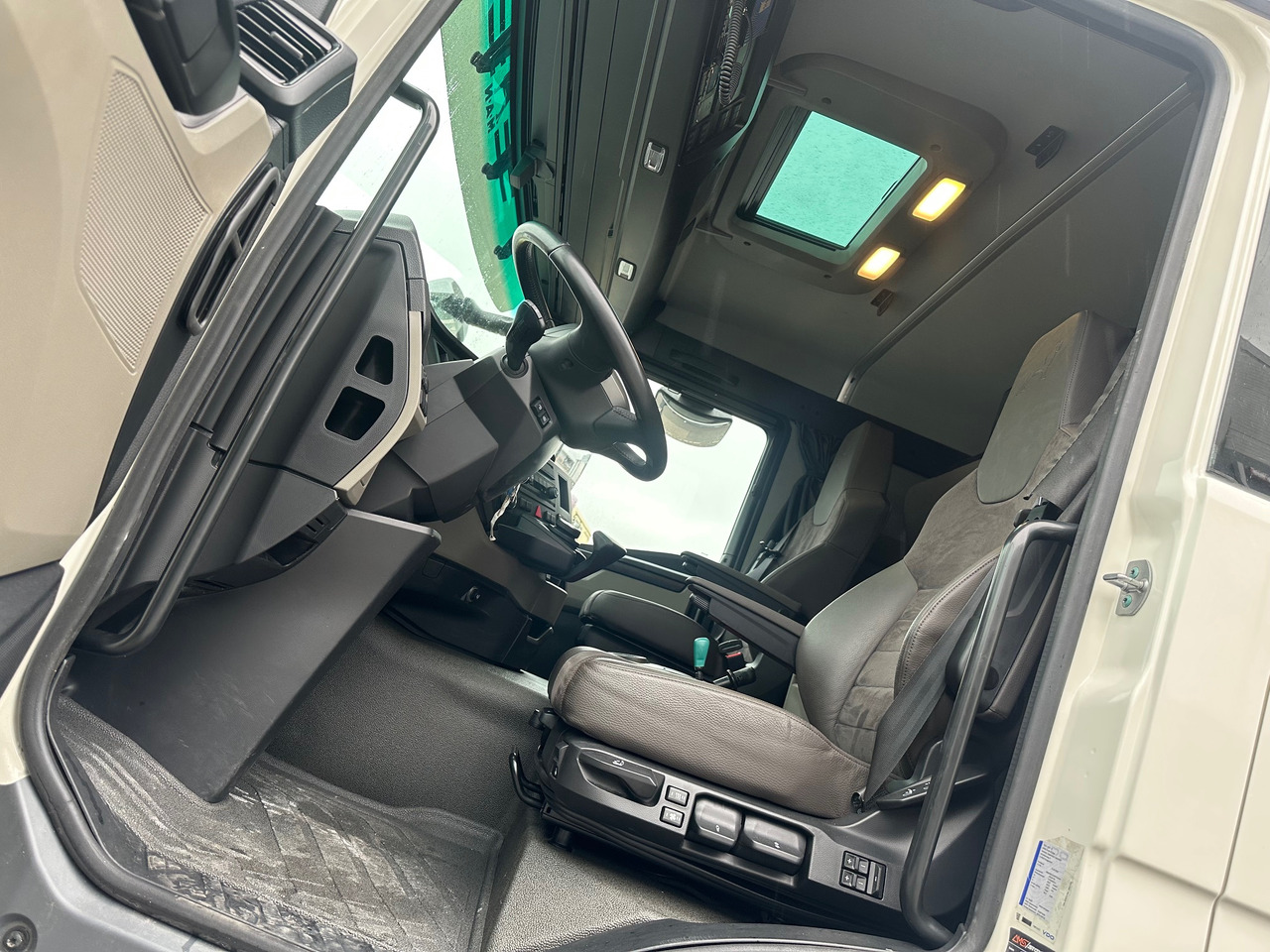 MAN TGS 33.520 6X6 BL intarder PENZ 12Z - Camion grumier: photos 5 MAN TGS 33.520 6X6 BL intarder PENZ 12Z - Camion grumier: photos 5