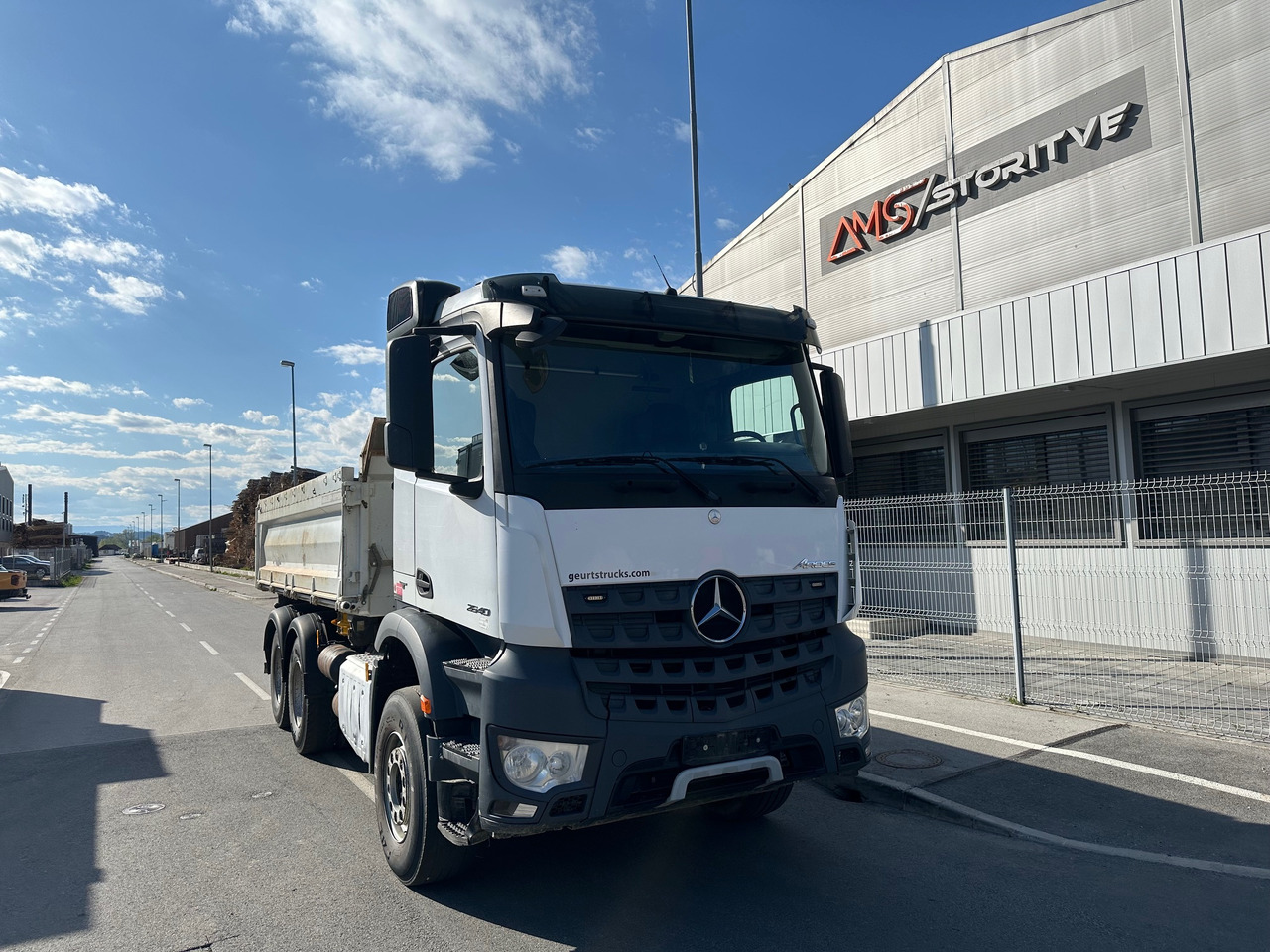 MERCEDES-BENZ Arocs 26.40 bordmatic Meiller - Camion benne: photos 1 MERCEDES-BENZ Arocs 26.40 bordmatic Meiller - Camion benne: photos 1