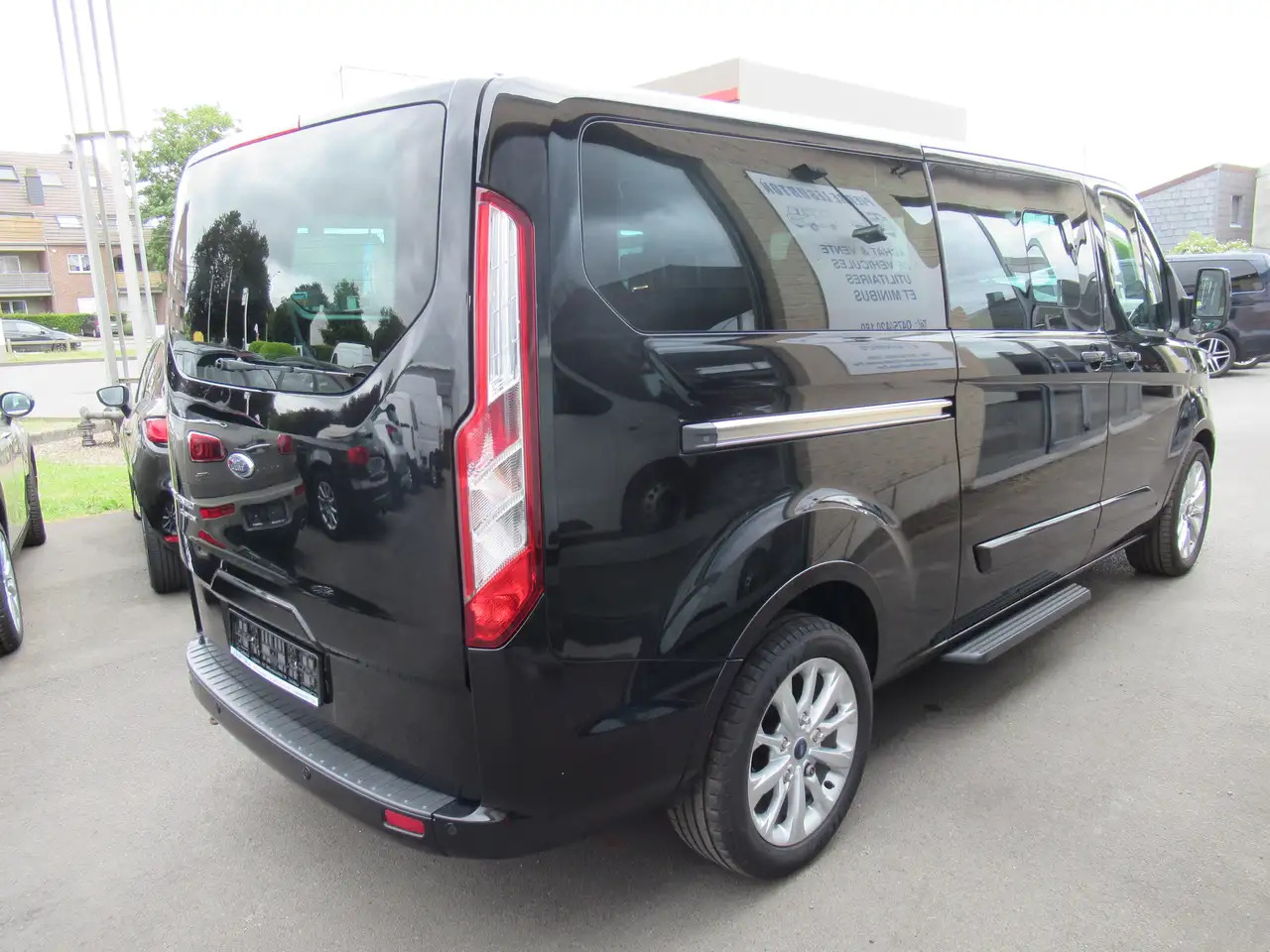 Ford Tourneo Custom 2.0 TDCi L2H1 - Autre matériel: photos 2 Ford Tourneo Custom 2.0 TDCi L2H1 - Autre matériel: photos 2