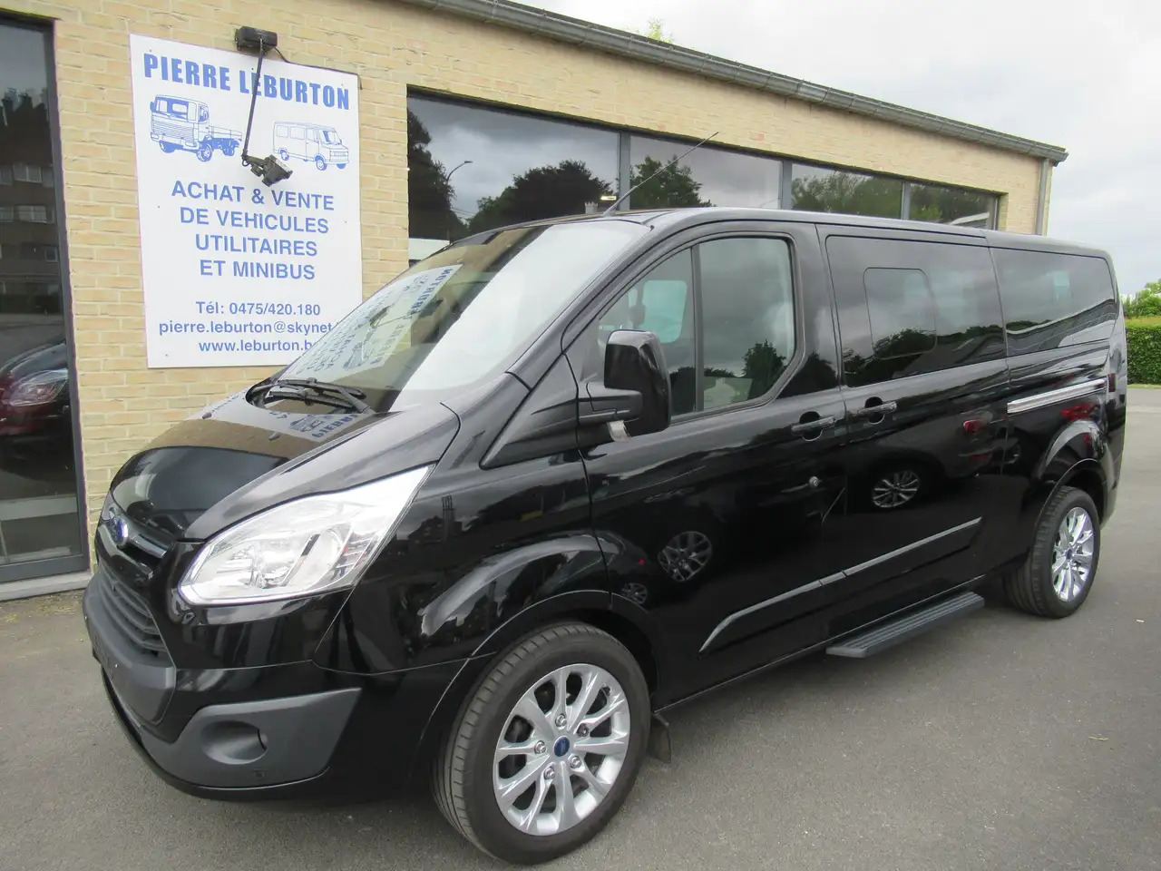 Ford Tourneo Custom 2.0 TDCi L2H1 - Autre matériel: photos 1 Ford Tourneo Custom 2.0 TDCi L2H1 - Autre matériel: photos 1