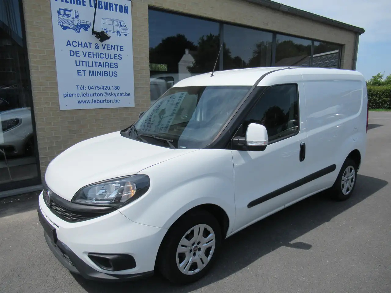 Fiat Doblo 105CV AIRCO,NAVI,CRUISE 9000€+TVA - Fourgon utilitaire: photos 1 Fiat Doblo 105CV AIRCO,NAVI,CRUISE 9000€+TVA - Fourgon utilitaire: photos 1