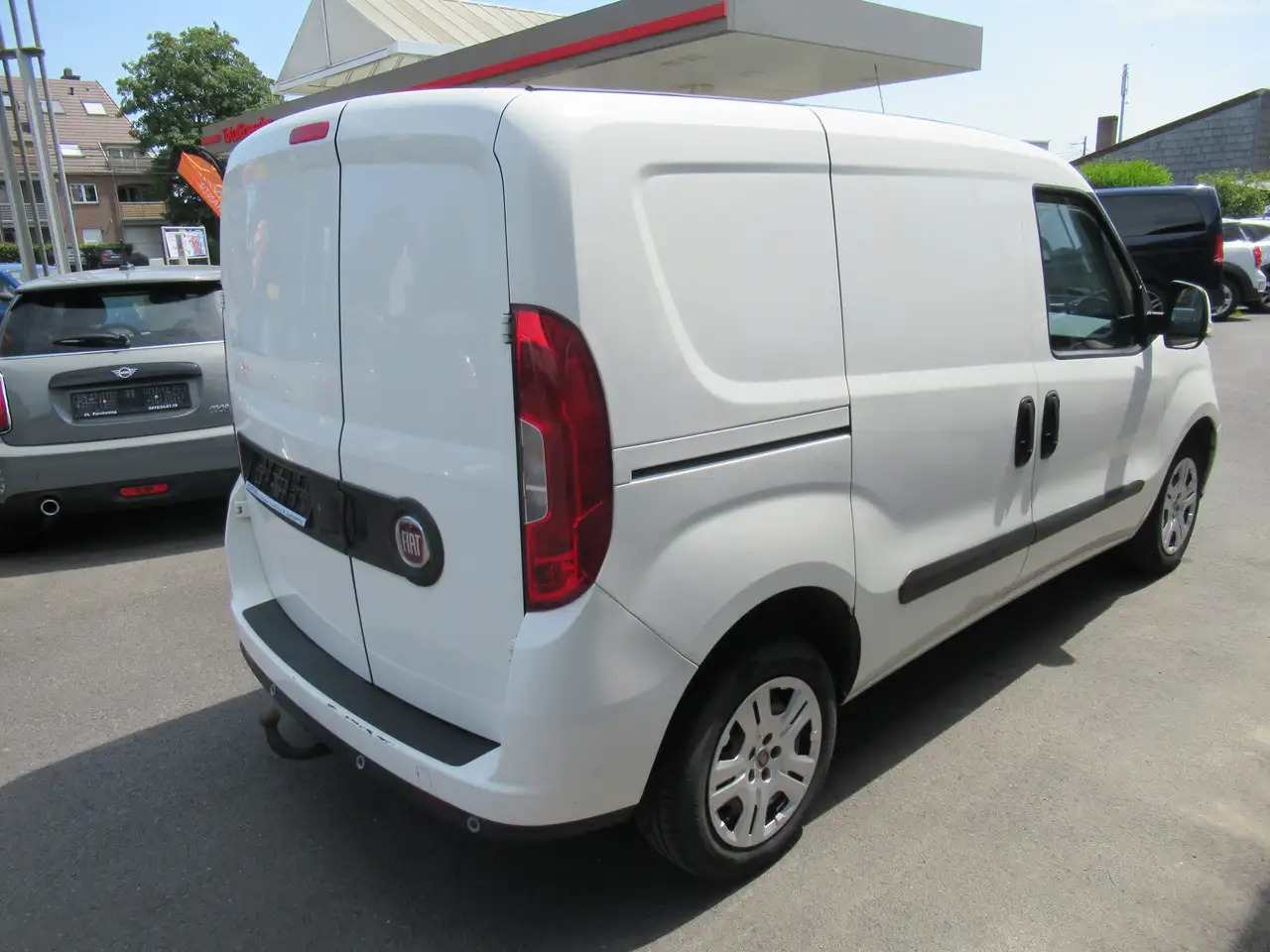 Fiat Doblo 105CV AIRCO,NAVI,CRUISE 9000€+TVA - Fourgon utilitaire: photos 2 Fiat Doblo 105CV AIRCO,NAVI,CRUISE 9000€+TVA - Fourgon utilitaire: photos 2