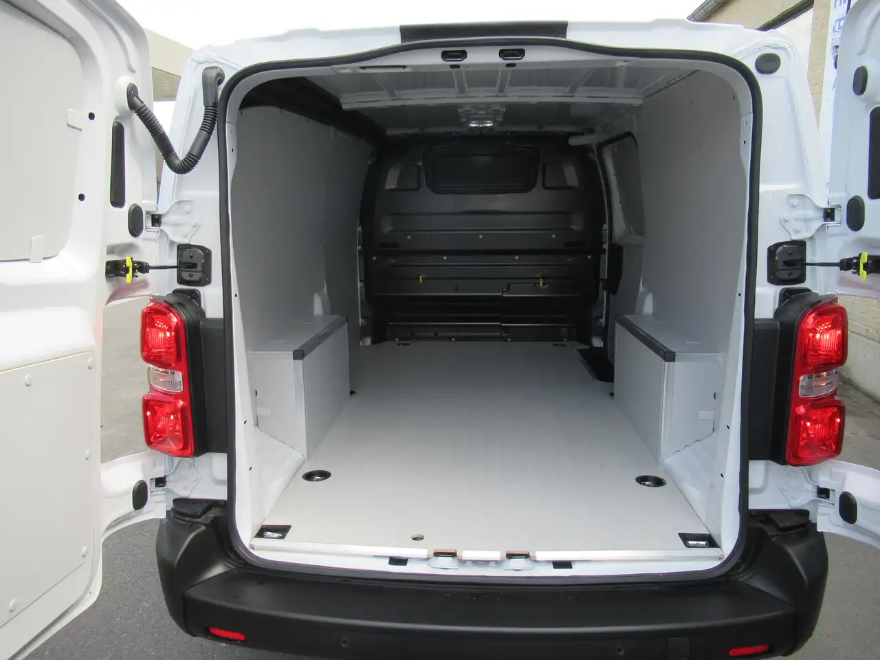 Fiat Scudo L3,bte auto, 145cv, neuf, 25900€+TVA - Fourgon utilitaire: photos 5 Fiat Scudo L3,bte auto, 145cv, neuf, 25900€+TVA - Fourgon utilitaire: photos 5