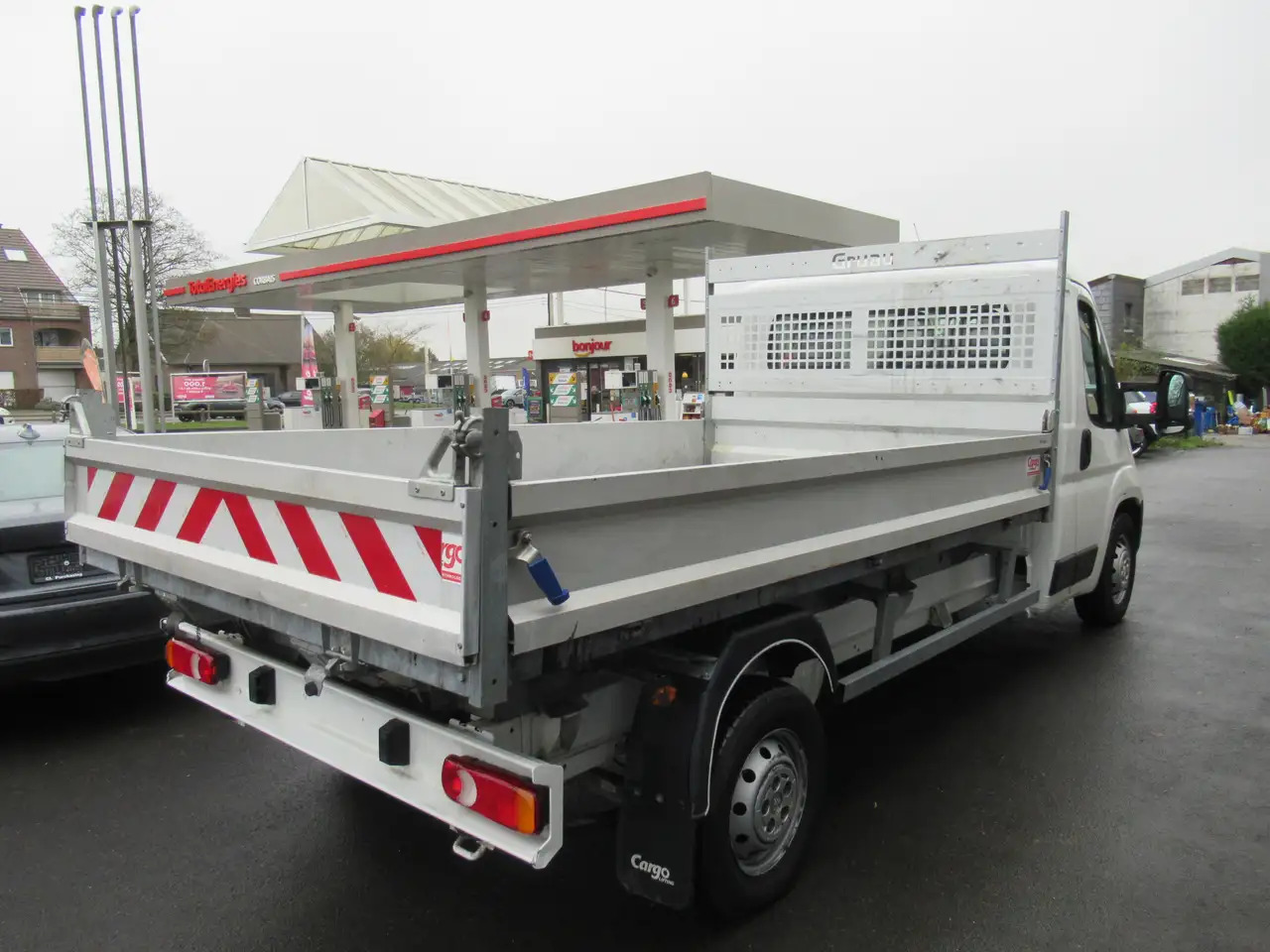 Peugeot Boxer BENNE BACULANTE 19000€+TVA/BTW - Véhicule utilitaire benne: photos 4 Peugeot Boxer BENNE BACULANTE 19000€+TVA/BTW - Véhicule utilitaire benne: photos 4