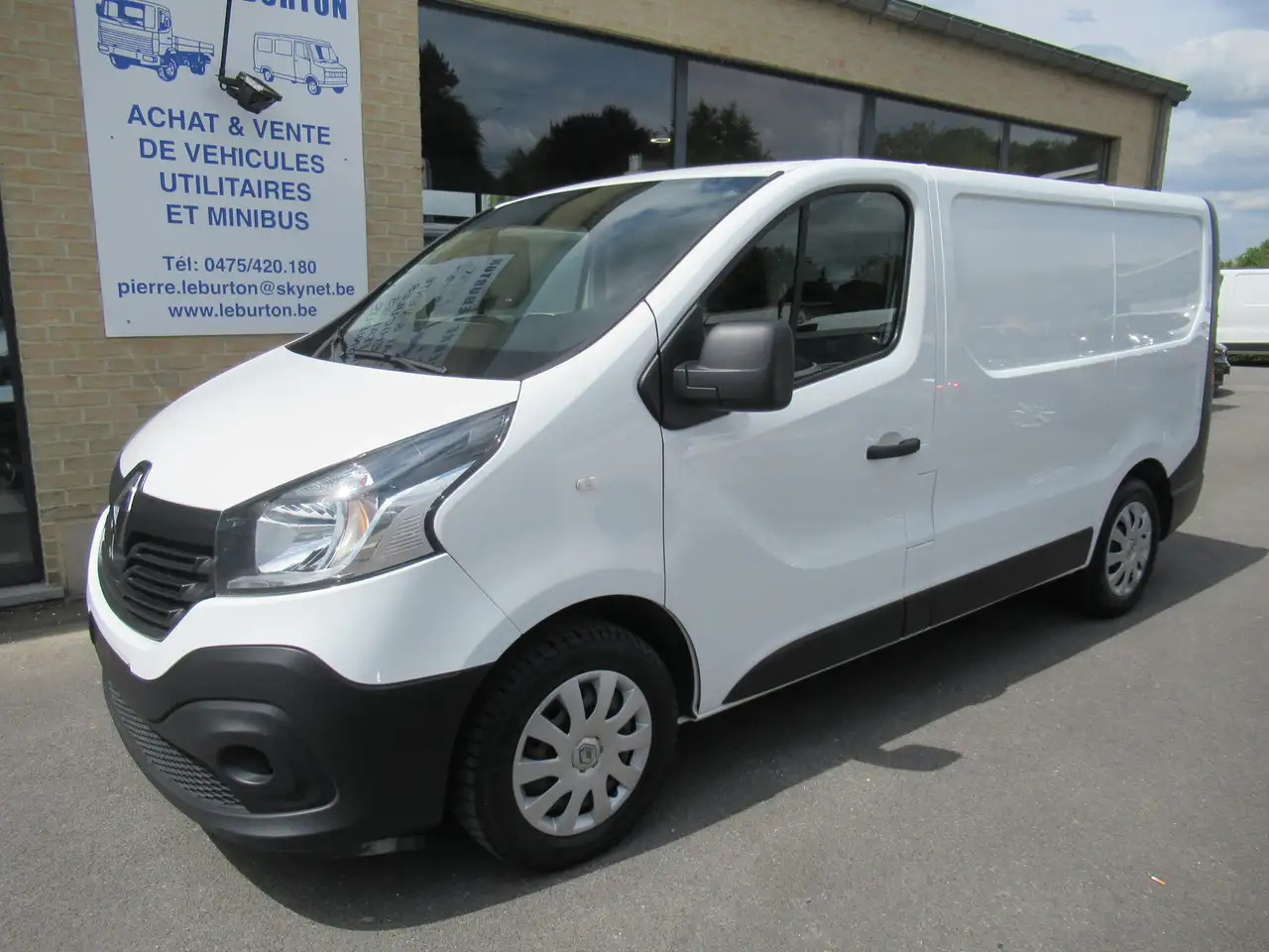 Renault Trafic CLIM AIRCO NAVI 11400€+TVA/BTW - Fourgonnette: photos 1 Renault Trafic CLIM AIRCO NAVI 11400€+TVA/BTW - Fourgonnette: photos 1
