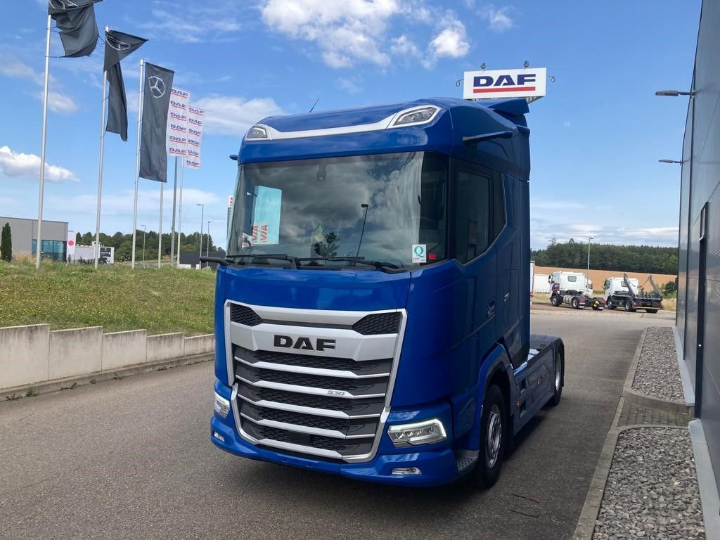 DAF XG 530 FT Alcoa Intarder Standklima Alcoa Kamera - Tracteur routier: photos 4 DAF XG 530 FT Alcoa Intarder Standklima Alcoa Kamera - Tracteur routier: photos 4