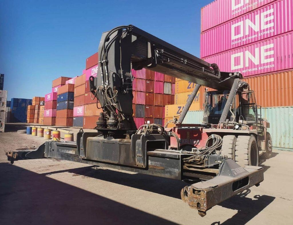 Kalmar DRG100-54S6  - Reach stacker: photos 2 Kalmar DRG100-54S6  - Reach stacker: photos 2