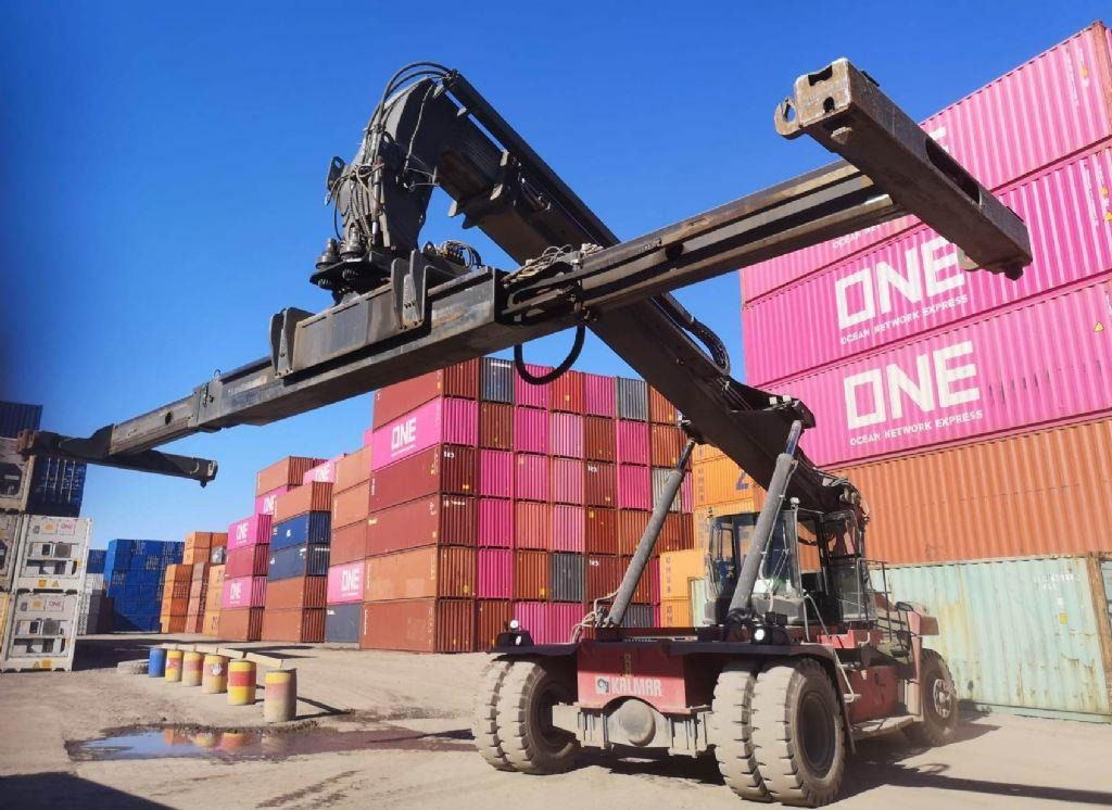 Kalmar DRG100-54S6  - Reach stacker: photos 1 Kalmar DRG100-54S6  - Reach stacker: photos 1