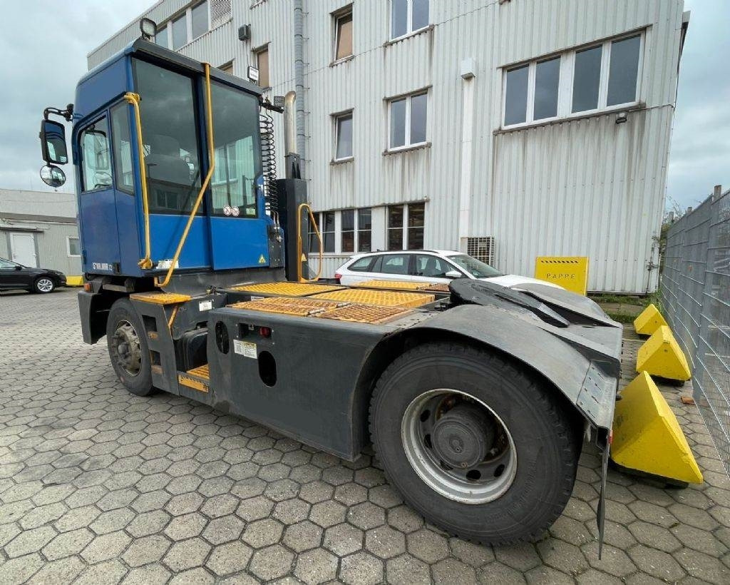 Kalmar T2 - Tracteur portuaire: photos 5 Kalmar T2 - Tracteur portuaire: photos 5