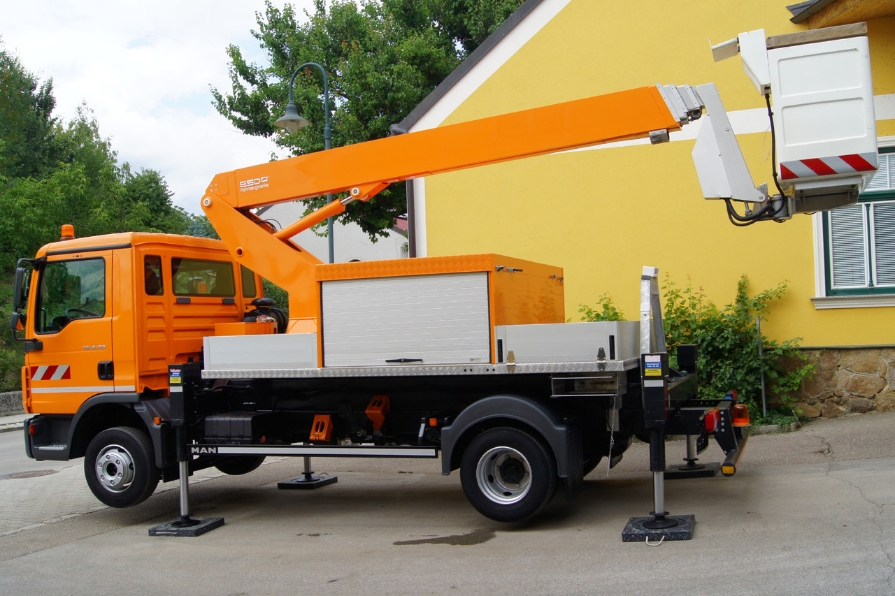 MAN TGL 8.150/TÜV/ESDA 21,5m Hubarbeitsbühne/Steiger/EURO 5 - Camion avec nacelle: photos 4 MAN TGL 8.150/TÜV/ESDA 21,5m Hubarbeitsbühne/Steiger/EURO 5 - Camion avec nacelle: photos 4