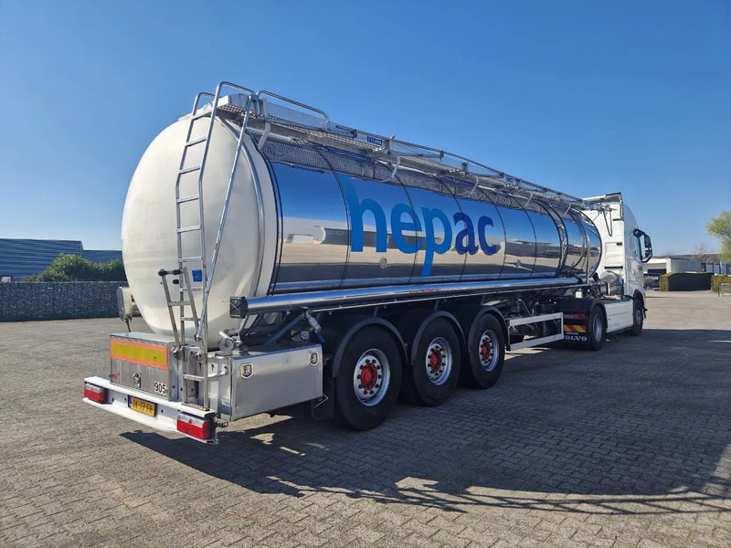 Feldbinder 38000 liter 3 kamer tankoplegger met CIP Leiding en tank verwarming - Semi-remorque citerne: photos 4 Feldbinder 38000 liter 3 kamer tankoplegger met CIP Leiding en tank verwarming - Semi-remorque citerne: photos 4