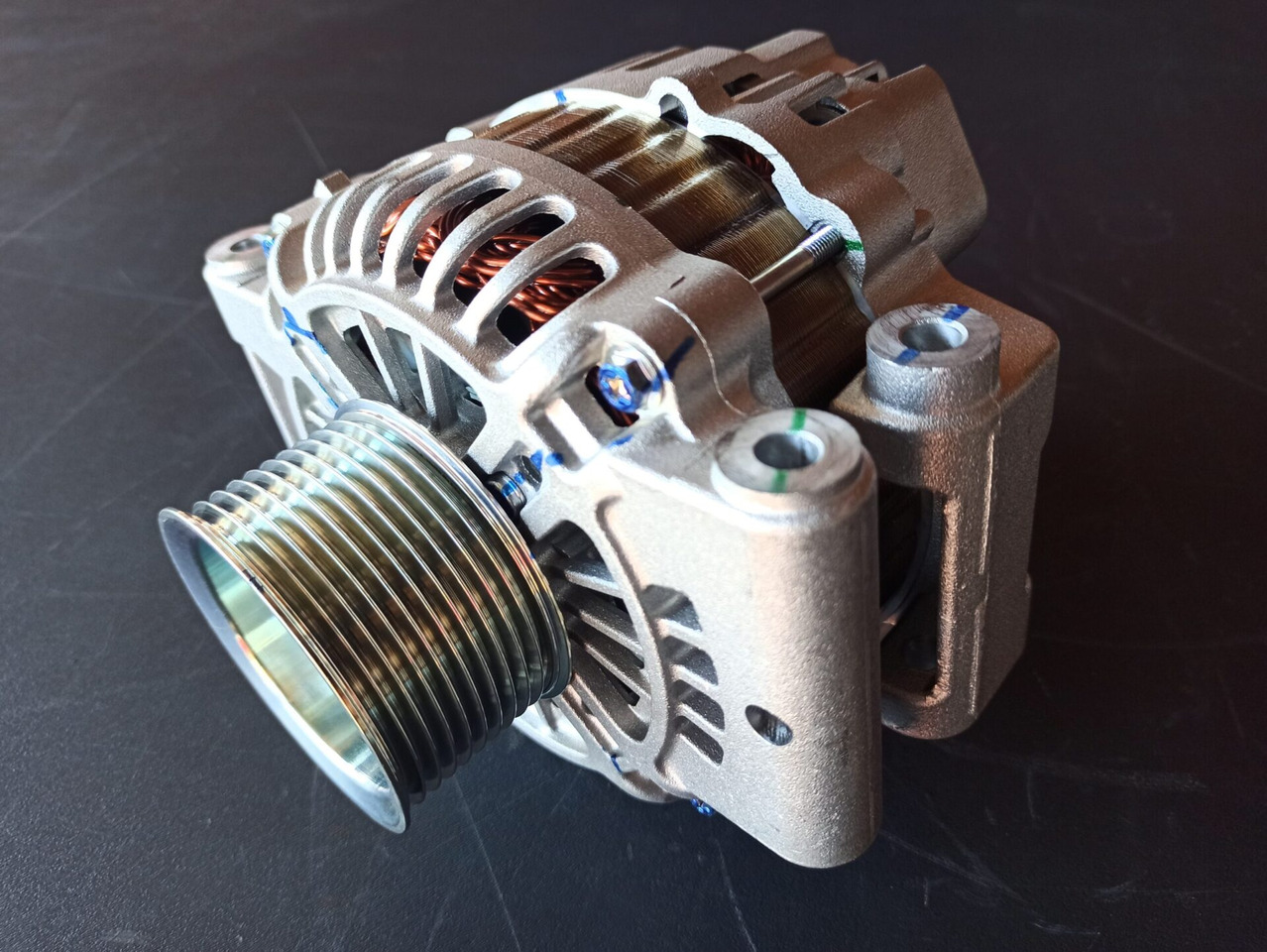 SCANIA ALTERNATOR - 2191911 - Alternateur pour Camion: photos 1 SCANIA ALTERNATOR - 2191911 - Alternateur pour Camion: photos 1