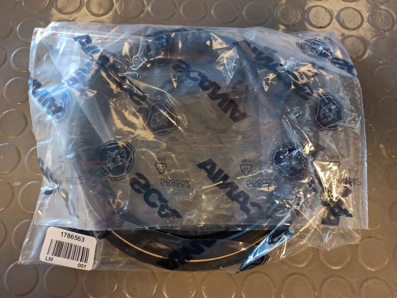 SCANIA CRANKSHAFT SEAL - 1786563 - Vilebrequin pour Camion: photos 1 SCANIA CRANKSHAFT SEAL - 1786563 - Vilebrequin pour Camion: photos 1