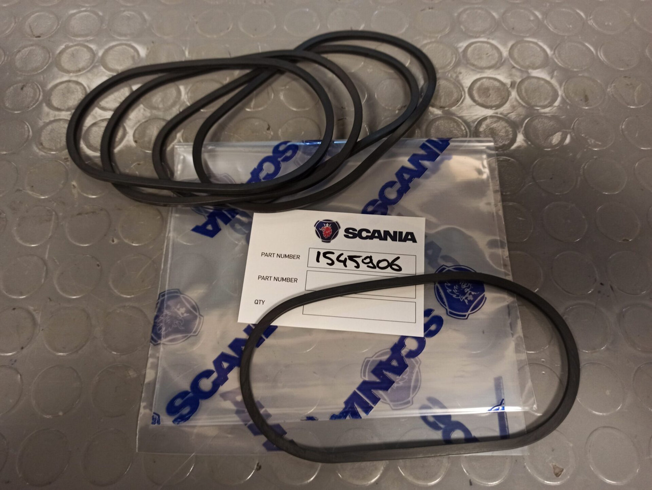 SCANIA GASKET 1545906 - Joint moteur pour Camion: photos 1 SCANIA GASKET 1545906 - Joint moteur pour Camion: photos 1