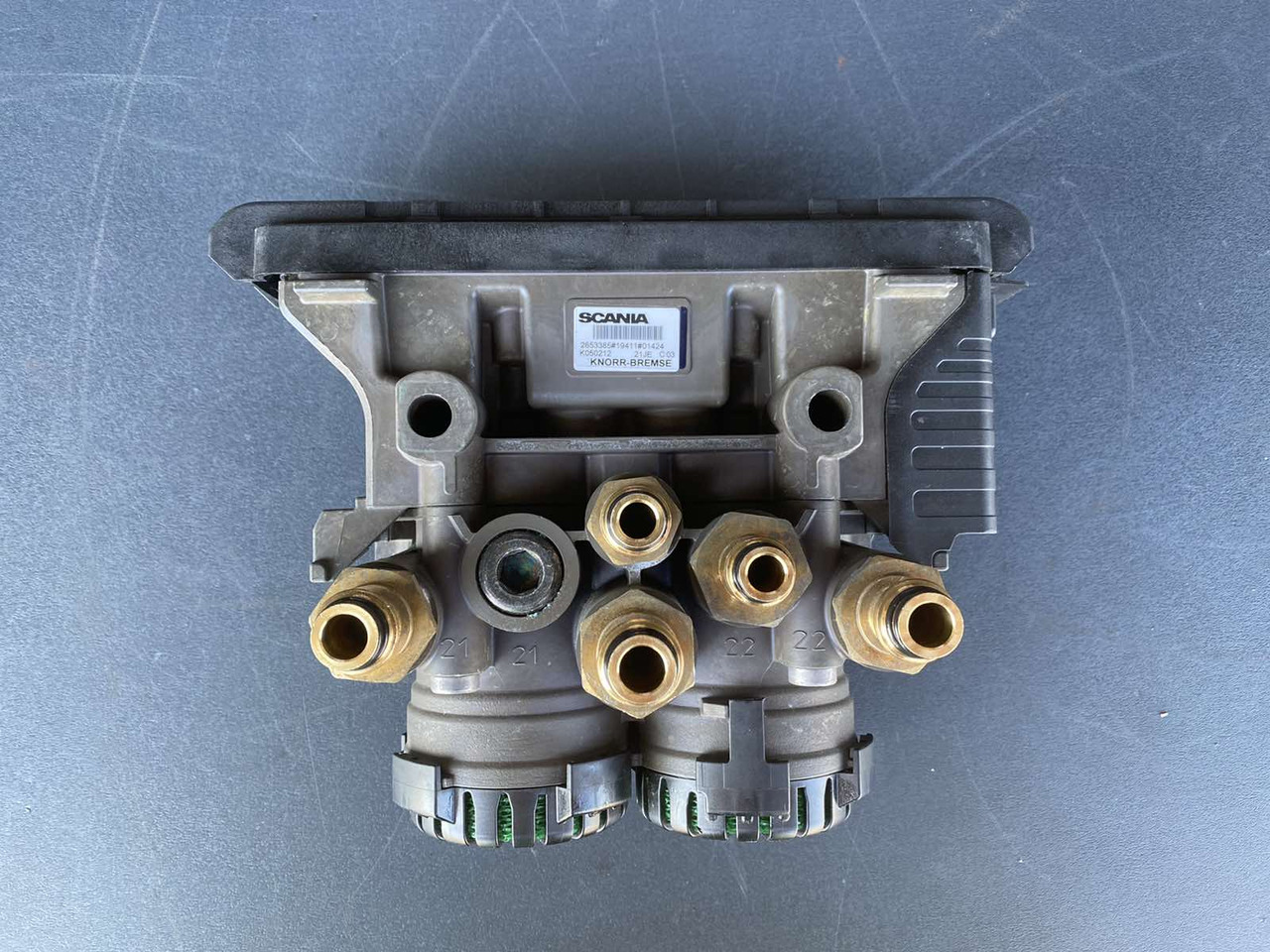 SCANIA PRESSURE CONTROL MODULE EBS - K050212 - Pièces de frein pour Camion: photos 1 SCANIA PRESSURE CONTROL MODULE EBS - K050212 - Pièces de frein pour Camion: photos 1