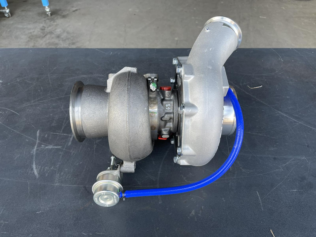 SCANIA TURBOCHARGER DC13 PDE - 2731993 - Turbocompresseur pour Camion: photos 1 SCANIA TURBOCHARGER DC13 PDE - 2731993 - Turbocompresseur pour Camion: photos 1