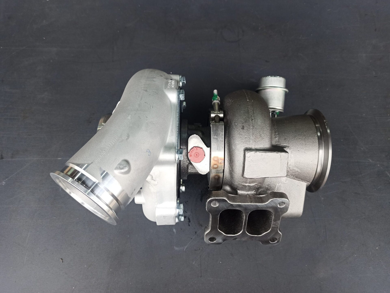 SCANIA TURBOCHARGER GTC4594 - 852915-5007S - Turbocompresseur pour Camion: photos 1 SCANIA TURBOCHARGER GTC4594 - 852915-5007S - Turbocompresseur pour Camion: photos 1
