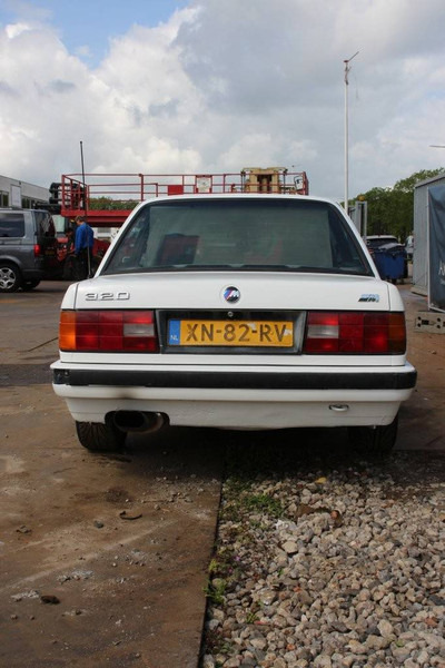 BMW 3 Serie 320i - Voiture: photos 4 BMW 3 Serie 320i - Voiture: photos 4
