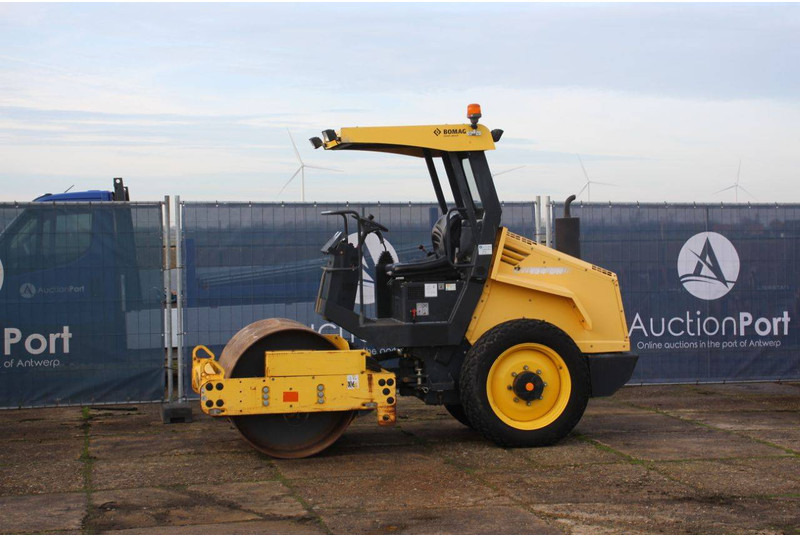 Bomag BW 124 DH - Compacteur à pieds de mouton/ Monocylindre: photos 1 Bomag BW 124 DH - Compacteur à pieds de mouton/ Monocylindre: photos 1