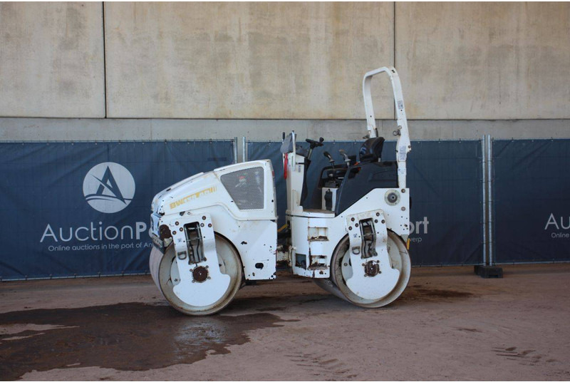 Bomag BW138 AD - Compacteur à pieds de mouton/ Monocylindre: photos 1 Bomag BW138 AD - Compacteur à pieds de mouton/ Monocylindre: photos 1