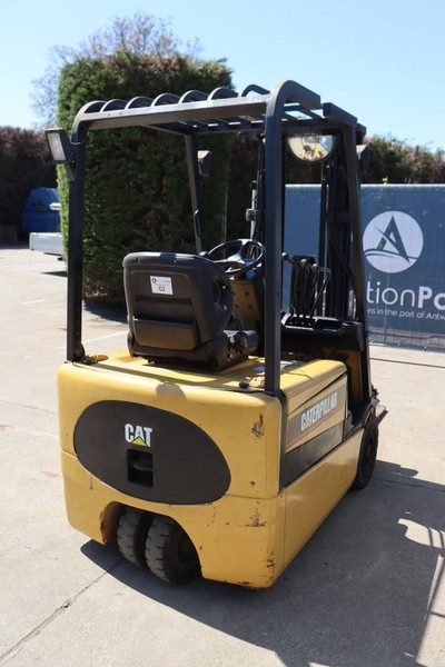 Caterpillar EP16KT - Chariot élévateur électrique: photos 5 Caterpillar EP16KT - Chariot élévateur électrique: photos 5